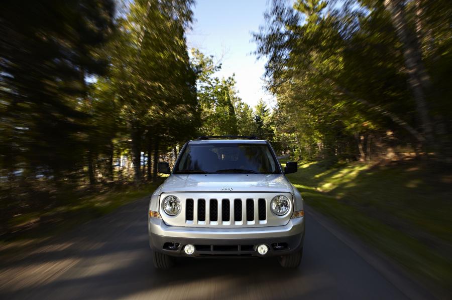  Jeep Patriot 2011 года  (фото 25 из 36)